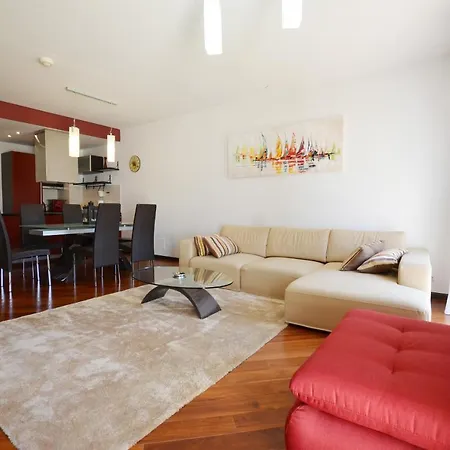 Apartment Max