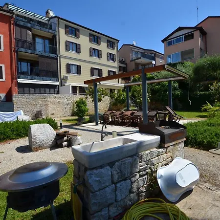 Max Apartment