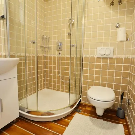 Max Apartment *