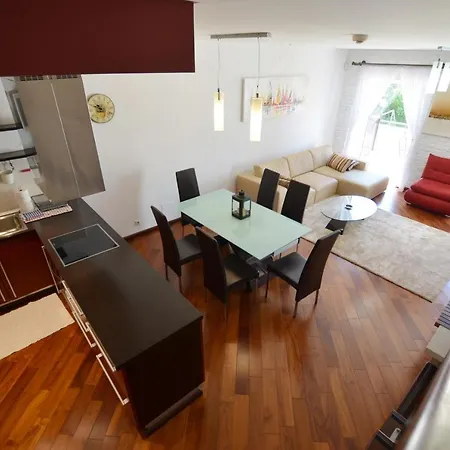 Apartament Max *